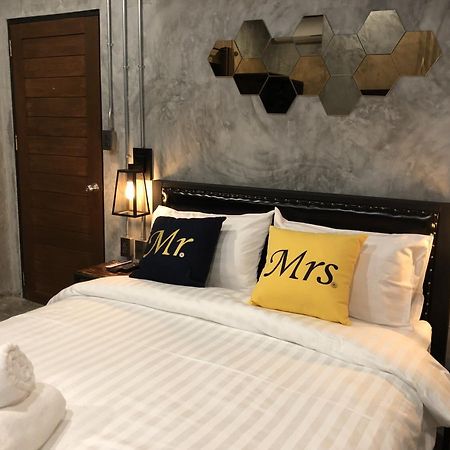 Blackjack Bar And Hostel 차웽 외부 사진