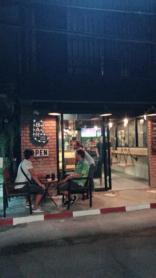 Blackjack Bar And Hostel 차웽 외부 사진